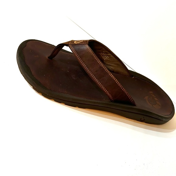 Olukai Brown Leather Flip Flops Spanish Brown Size 11 EUC - Picture 3 of 9
